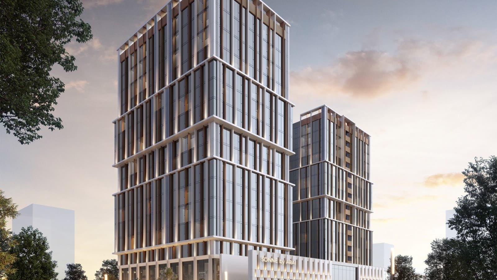 Фасад SONNE — curtain-wall остекление и золотистые ламели